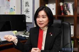 許垠娥, 1972년 5월 26일 ~ )는 대한민국의 이미지 컨설턴트, 기업가, 대학 교수 출신 정치인이다. í—ˆì€ì•„ æ–‡ ì—°ì‚°êµ°ìœ¼ë¡œ ì—­ì‚¬ì— ë‚¨ì„ ê²ƒ ê³µìˆ˜ì²˜ ì¶•í•˜í•œë‹¤ í•œê²½ë‹·ì»´