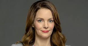 Kimberly Williams-Paisley as Claire Darrow