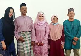 Jasmin hamid (born february 18, 1984 helsinki) is a finnish tatar actress, politician and investor. Kongsi Kasih Dengan Menantu Jasmin Hamid Akui Bukan Mudah Melepaskan Anak Tersayang Nona