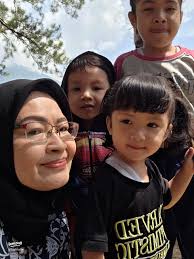 Menjadi Cucu Kesayangan: Rahasia dan Tips