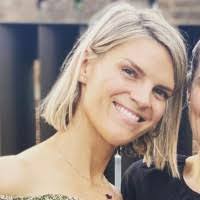 Elisa Dillon's Instagram, Twitter & Facebook