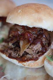 No sé ustedes, pero cuando me llegó este sándwich de #theblackcamel pensé que se venía una tarde sanguchera muy pero muy mala. Black Camel
