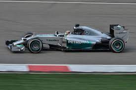 Od velké ceny francie se na závodní dráhu vrátily vozy mercedes. Datei Lewis Hamilton 2014 China Race Jpg Wikipedia
