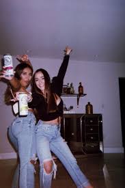 Emilylkempp In 2020 Friend Photoshoot Cute Friend Pictures Best Friend Photos