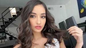 Does Park Eun-Bin Sing in Castaway Diva?