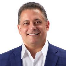 Jackie Makepeace's Instagram, Twitter & Facebook