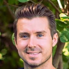 Tracey Huber's Instagram, Twitter & Facebook