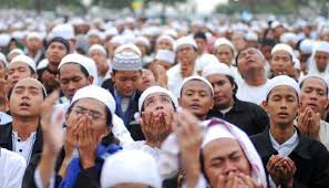 Lirik lagu assalamualaika roqqot aina 3 bahasa arab inggris indonesia delta official. Teks Shalawat Assalamualaika Ya Rasulallah Roqqot Ainaya Syauqon