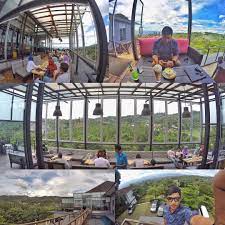 Pengunjung dapat makan di area luar dengan latar bukit di sekitarnya, atau dapat jalan ke anjungan yang jadi ikon cafe ini untuk melihat lebih jelas pemandangan ini. Menu Apa Saja Yang Ada Di Lawangwangi Creative Space