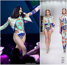 Dua lipa attends the 41st brit awards at the o2 arena in london on may 11, 2021 shutterstock. Dua Lipa In Versace The Brit Awards 2018 Performance Fashionsizzle