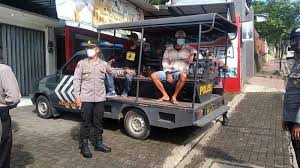 Dishub@salatiga.go.id ig pimpinan dan segenap pegawai dinas perhubungan kota salatiga mengucapkan, selamat memperingati isra mikraj 1442 h/2021 m. Razia Premanisme Di Salatiga Polisi Tangkap Tiga Pelaku Dan Uang Hasil Pungutan Tribun Jateng