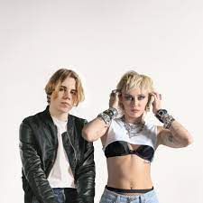 He is a songwriter, an australian rapper, and singer. The Kid Laroi Miley Cyrus Without You Miley Cyrus Remix Offizielles Video Pop Himmel De