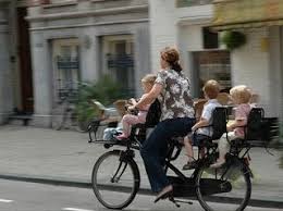 ようこそ日本語 ゴ ゴ じてんしゃ and ママチャリ bicycles and mama chariots サイクリスト 女性サイクリスト 自転車