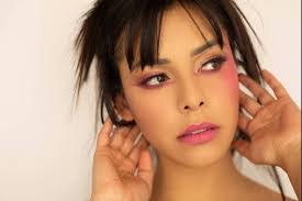 Claudia Mendiola's Instagram, Twitter & Facebook