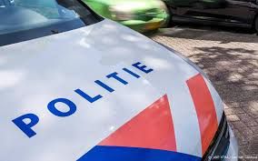 De twee zaten op een bromscooter. Twee Doden Door Verkeersongeluk In Bloemendaal Dagblad Van Het Noorden