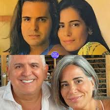 Herbert Vianna, vocalista do Paralamas do Sucesso, participou do programa  Caldeirão com Mion para explicar a letra da música "Uma Brasileira". A  canção foi composta em homenagem à sua esposa, Lucy Needham,