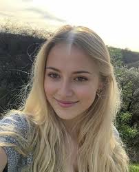 Single Men that live alone with no gf what y'all doing right now ....🤷😀