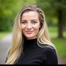 Nicole Knopp's Instagram, Twitter & Facebook