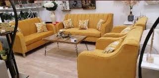 كنب اسود ارضيه بيج