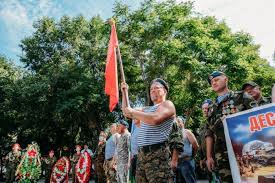 Историческая справка о возникновении рода войск, традиции и особенности дня вдв. Neqibdg8ew2wfm