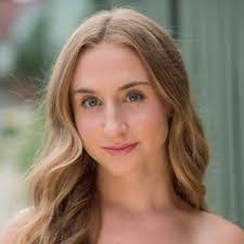 Leah Dunn's Instagram, Twitter & Facebook