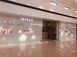 Whenever she gets her hair done, i'm always impressed how this guy toney makes my gf look. Nstyle Beauty Lounge Matajer Al Jurainah University City Rd Juraina Sharjah United Arab Emirates Nail Salon