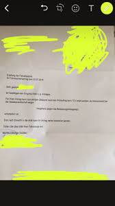 Jener mann schaltet einen justiziar ein. Fuhrerschein Urinprobe Oder Mpu