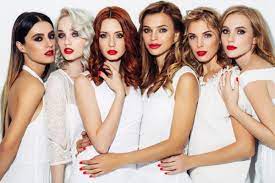 Come scegliere il colore dei capelli per la tinta: Come Scegliere Il Colore Dei Capelli Le Tonalita Adatte In Base Al Viso E Agli Occhi