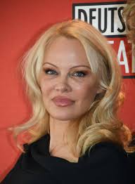 Pamela Anderson Ditches Makeup at Major Award Show, Sparks Debate