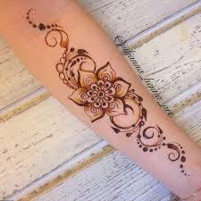 Hennatattoo Tattoo Easy Girl Tattoos Hip To Thigh Tattoos Tattoo On Back Hip Forearm Sleeve Tat In 2020 Henna Tattoo Designs Forearm Tattoos Flower Tattoo Designs