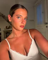 Taya Brooks (@tayabrooks) • Instagram photos and videos