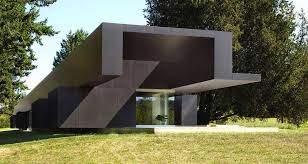 Unusual Linear House With Open Breezeway And Luminous Ceiling