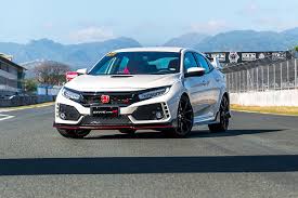 It is available in 6 colors, 1 variants, 1 engine, and 1 transmissions option: First Drive Honda Civic Type R Carguide Ph Philippine Car News Car Reviews Car Prices