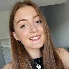 Molly Wyatt's Instagram, Twitter & Facebook