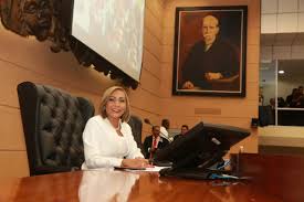 Agradezco a Dios que me guía, a mi familia que es mi apoyo e inspiración, a  los diputados que con determinación y valentía afrontaron el reto de elegir  por el respeto a