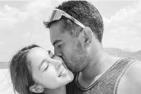 Gerald at Julia, parang live in na!