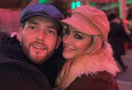 Laura Whitmore confirmed to replace Caroline Flack as Love Island host