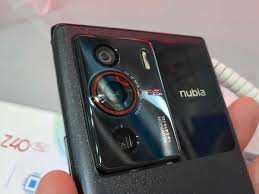 ZTE Nubia Z40 Pro: Der MagSafe-Klon im ...