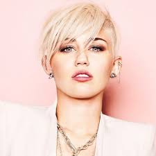 Here is a fresh short haircut of miley cyrus. Go Crazy Go Country Get Inspired By 50 Miley Cyrus Haircuts Hair Motive Hair Motive