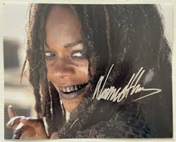 Naomie Harris a signé une photo dédicacée « Pirates des Caraïbes »  brillante 8 x 10