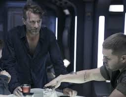 200 jahre in der zukunft ist die menschheit weit in den weltraum vorgedrungen, doch friedlicher ist sie dadurch 13 von 13 episoden der 2. The Expanse Staffel 2 Trailer Deutscher Start Geruchte Infos Kino De