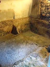 The Body Of The Dead Christ In The Tomb Analysis The Garden Tomb Most Likely Place Of Jesus Burial But He Rose From The Dead And Is Coming Back Again Halleluja Jesus Burial Ancient Ruins Natural Landmarks