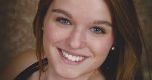 Paula Brewster's Instagram, Twitter & Facebook