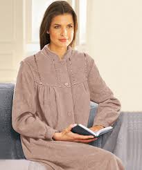 Vente en ligne de peignoirs en éponge et robes de chambre kimono pour femme avec pyjama assorti. Robe De Chambre En Molleton Polaire 130 Cm Vison Femme 7824024 Damart