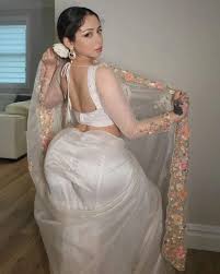 Yours Framefully 🦋 on X: Divyabharathi - 0 Ms.Sethi - 1  t.coDWAfrr7Sbw  X