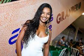 Foto: Mell Muzzillo, a Ritinha da novela 'Renascer', esbanjou ...