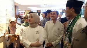 General (hon.) (ret.) soerjadi soedirdja (born 11 october 1939 ()) coordinating minister for political, social and security affairs: Soerjadi Soedirdja Genggam Erat Tangan Sandi Selamat Bekerja Kumparan Com