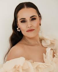 Danielle Visser's Instagram, Twitter & Facebook