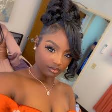 Andrea Batten's Instagram, Twitter & Facebook