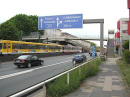 Rat gibt sein okay, um die städtische grundstücksverwaltung zu sanieren. Datei A40 Savignystrasse Jpg Wikipedia